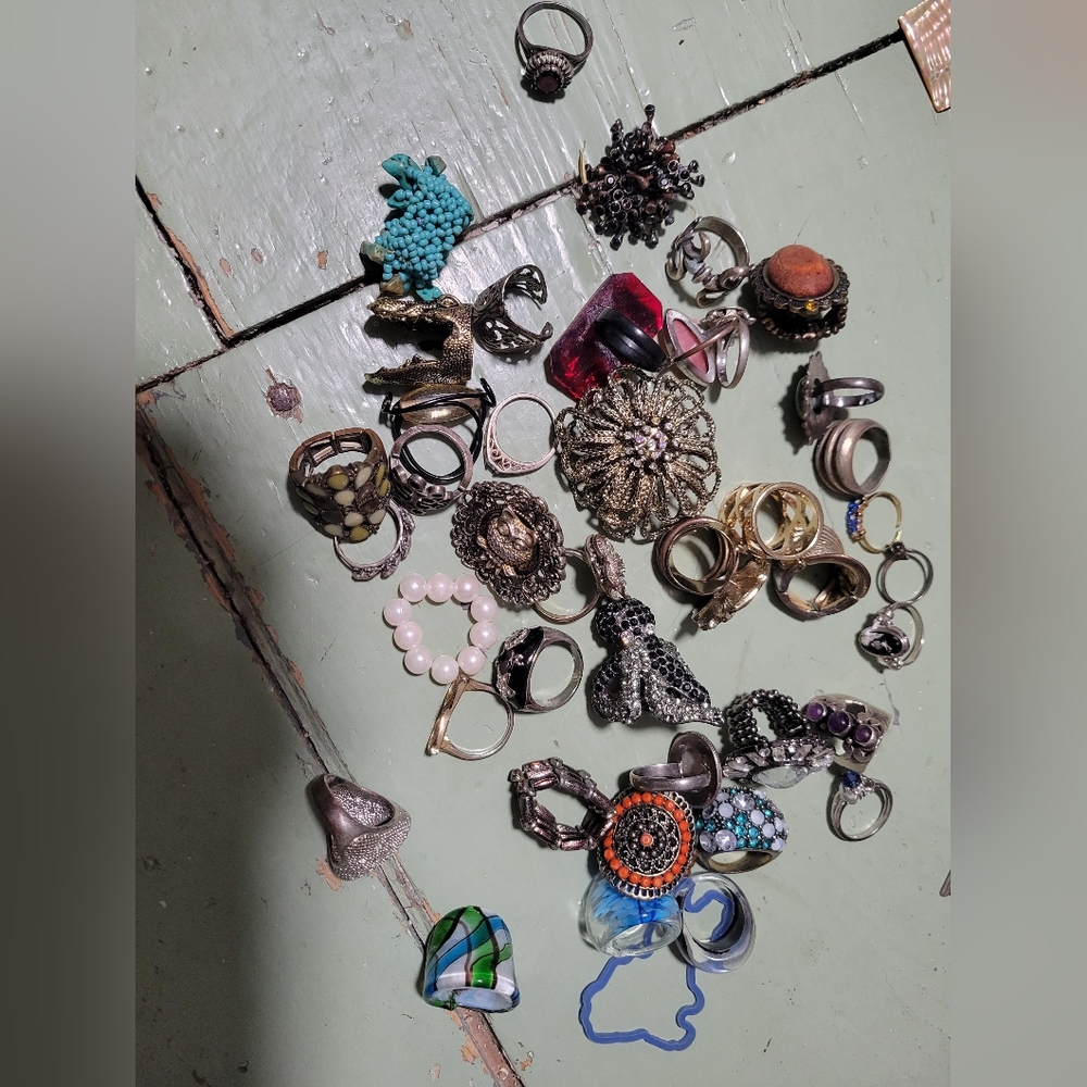 Miscellaneous costume jewlery